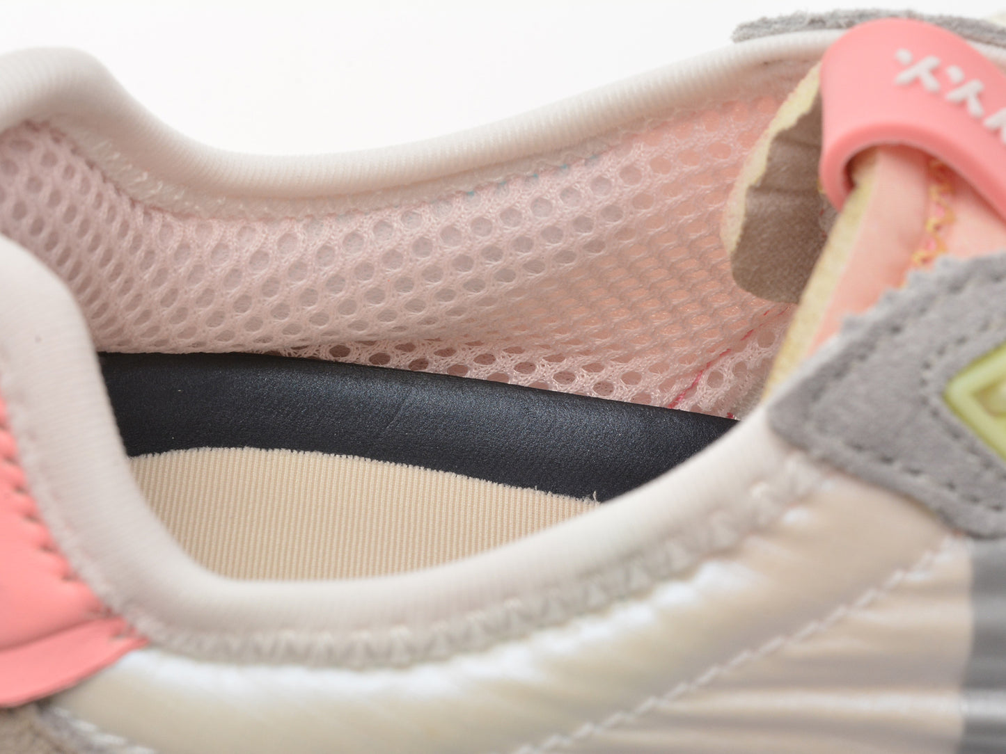 Pantofi sport gryxo albi, 40061W, din material textil